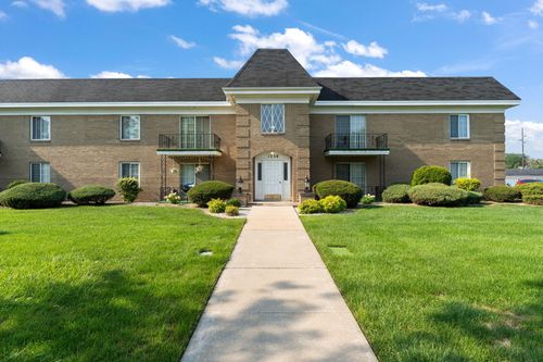 11-1238 Camellia Dr, Munster, IN, 46321-3534 | Card Image