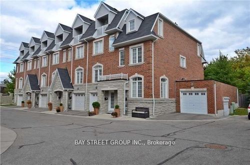 9 Strawflower Mews, North York, ON, M2N0E8 | Card Image