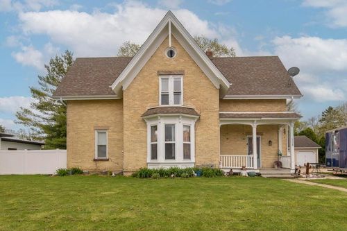 308 Kettle Moraine Drive S, Slinger, WI, 53086 | Card Image