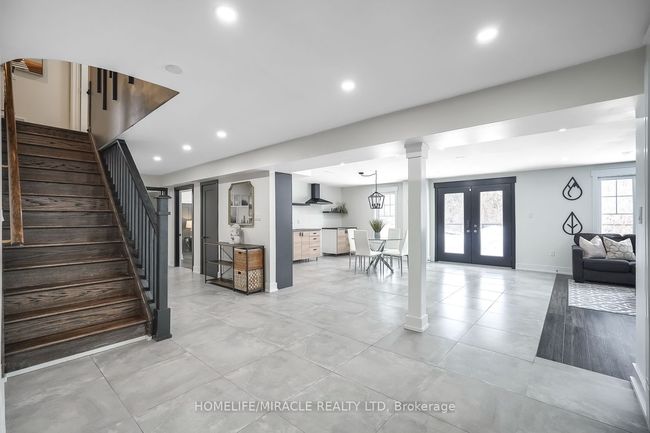 49 Benson Ave, House other with 6 bedrooms, 5 bathrooms and 7 parking in Mono ON | Image 25