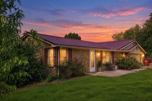 2035 Doe Creek Rd, Irvine, KY, 40336-8232 | Card Image