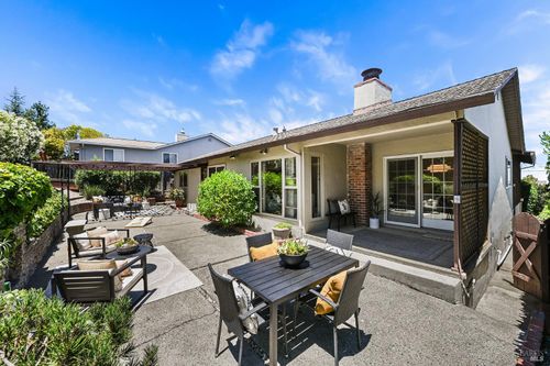 29 Ridgewood Dr, San Rafael, CA, 94901-1153 | Card Image