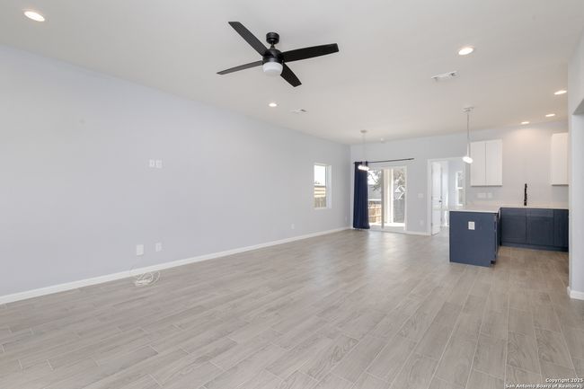 421 Rainbow Dr, House other with 3 bedrooms, 2 bathrooms and null parking in Lakehills TX | Image 5