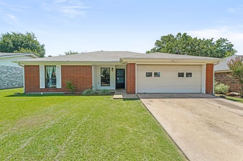 318 Moonlight Trl, Stephenville, TX, 76401-2102 | Card Image