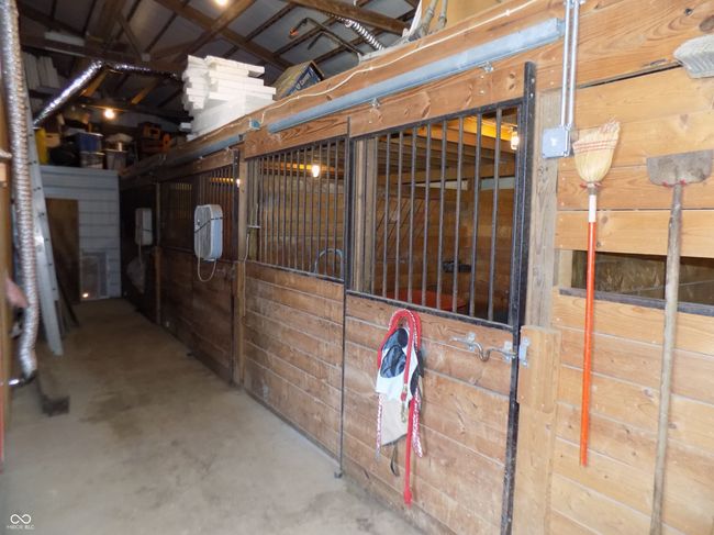 Horse Stalls & Storage | Image 19