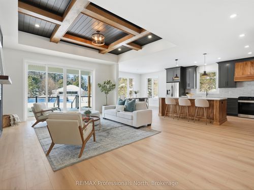 11 Clarkes Lane, Utterson, ON, P0B1M0 | Card Image