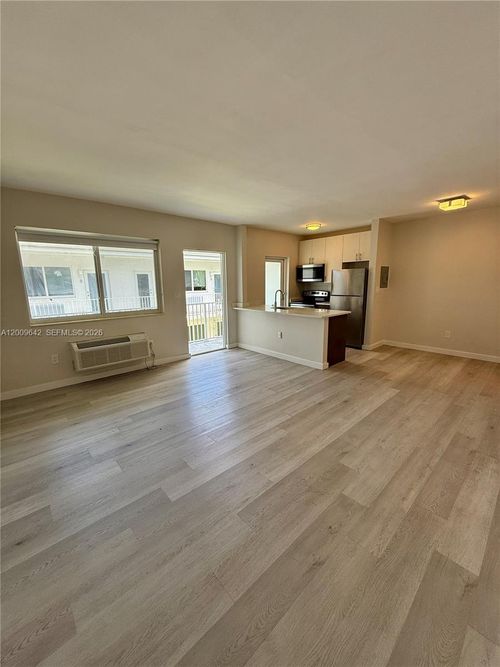 8-1525 Michigan Ave, Miami Beach, FL, 33139-3378 | Card Image