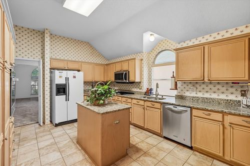 708 Willington Dr, Arlington, TX, 76018-5113 | Card Image