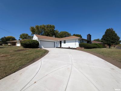 1701 St Clair Drive, House other with 3 bedrooms, 1 bathrooms and null parking in Pekin IL | Image 1