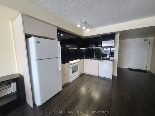 808-72 Esther Shiner Blvd, North York, ON, M2K0C4 | Card Image
