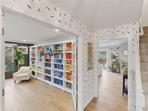 12806 Pembroke Cir, Leawood, KS, 66209-1625 | Card Image