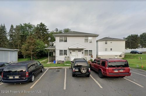 880 W Oak St, Old Forge, PA, 18518-1164 | Card Image