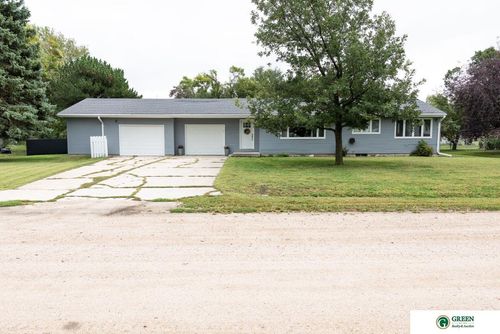 716 5th Ave, Fairmont, NE, 68354-9700 | Card Image