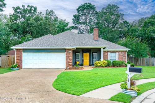 221 Cherrybark Ln, Brandon, MS, 39047-7297 | Card Image