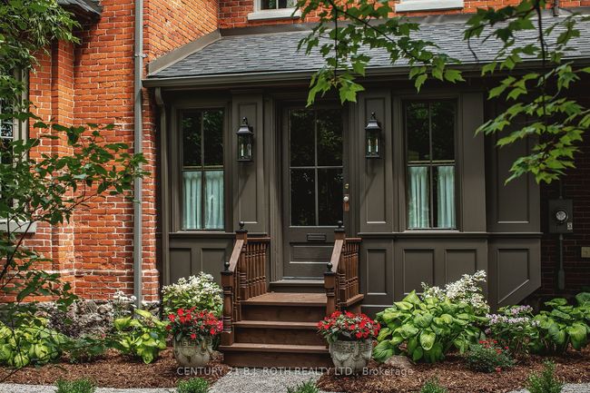 42 Burton Ave, House other with 3 bedrooms, 3 bathrooms and 2 parking in Barrie ON | Image 4