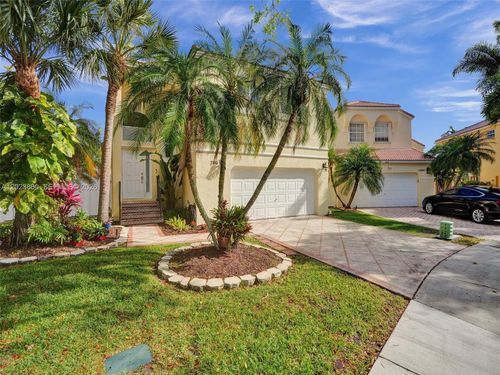 700 Nw 158th Ln, Pembroke Pines, FL, 33028-1547 | Card Image