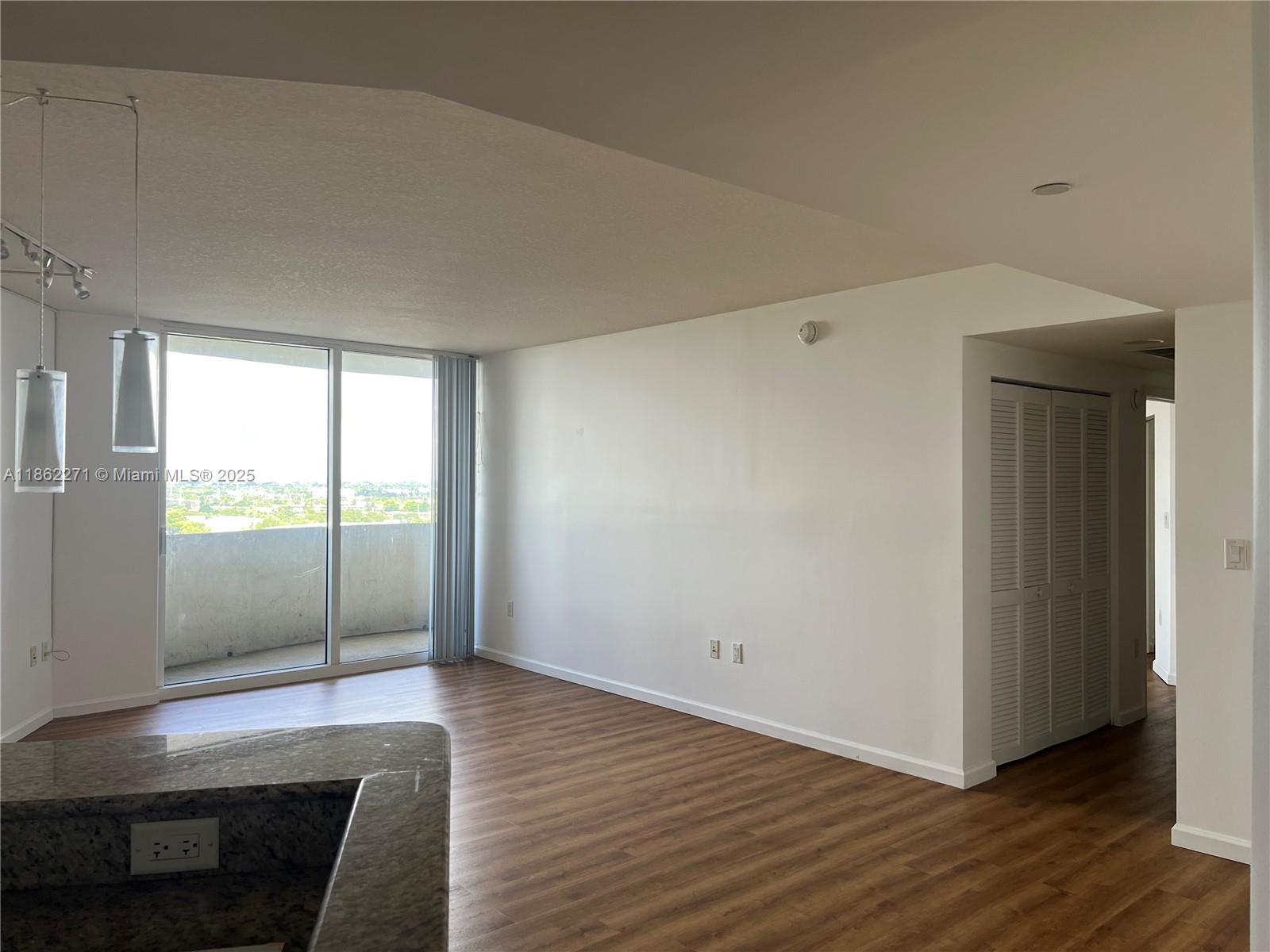 Residential in Aventura 5
