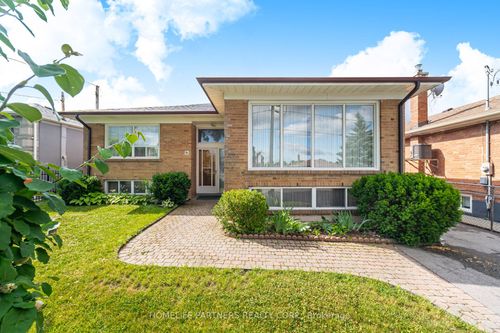 91 Denbigh Cres, North York, ON, M3M2T4 | Card Image