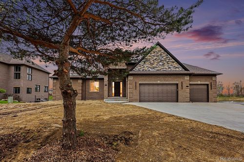 68503 Lake Angela Pointe, Richmond, MI, 48062-5627 | Card Image