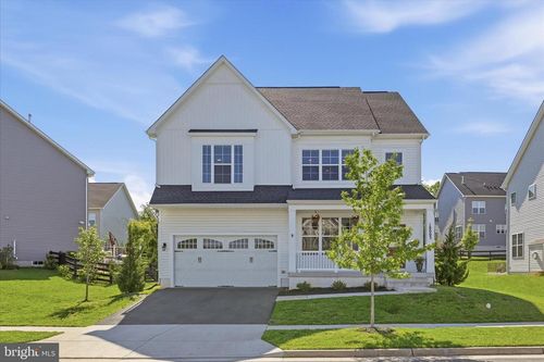18003 Lake Front Cir, ROUND HILL, VA, 20141-3544 | Card Image