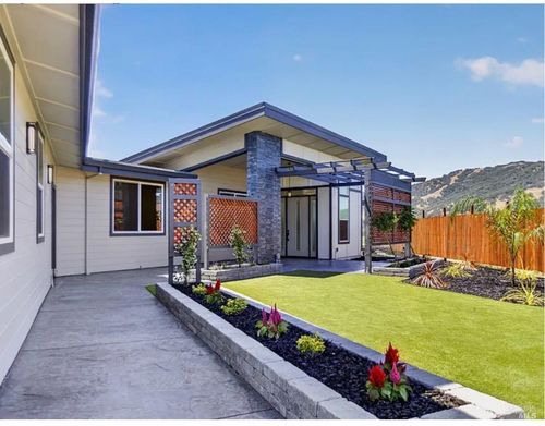 868 Sanel Dr, Ukiah, CA, 95482-9604 | Card Image