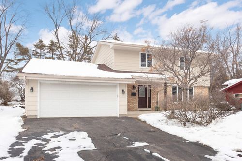 8324 29th Ave N, New Hope, MN, 55427-2618 | Card Image