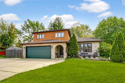 6732 W 113th Pl, Worth, IL, 60482-2121 | Card Image