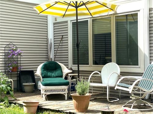 22 E Village Dr, Burlington, VT, 05401-3471 | Card Image