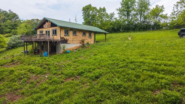 4042 Cabin Land Dr, Home with 3 bedrooms, 3 bathrooms and null parking in Radford VA | Image 13