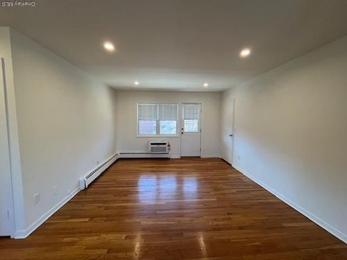 apt-2b-100 Manhasset Ave, Port Washington, NY, 11050-2048 | Card Image