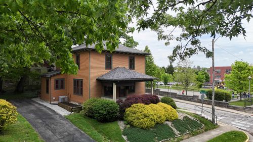 702 W 7th Street, Bloomington, IN, 47404 | Card Image