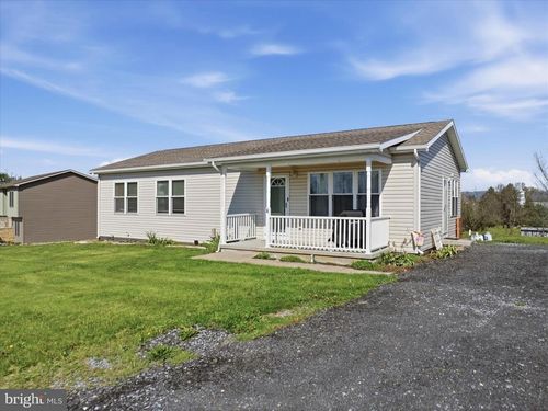 6 Walleye Dr, Shippensburg, PA, 17257-9050 | Card Image
