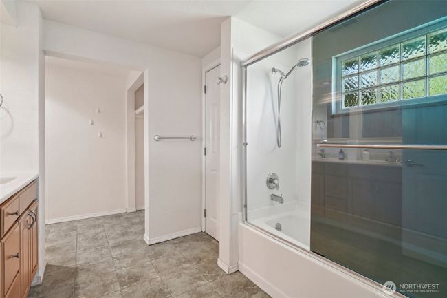 11112 E Riverside Dr, House other with 3 bedrooms, 3 bathrooms and 2 parking in Bothell WA | Image 22