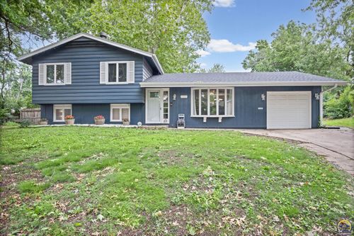 3010 Sw Arnold Ct, Topeka, KS, 66614 | Card Image