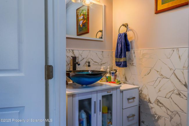 Bathroom | Image 13