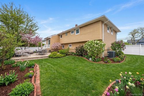 2175 Legion St, Bellmore, NY, 11710-4925 | Card Image