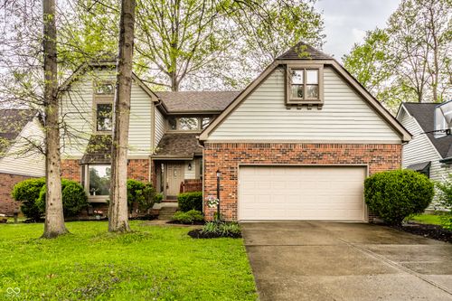 7570 Pinesprings West Dr, Indianapolis, IN, 46256-4019 | Card Image