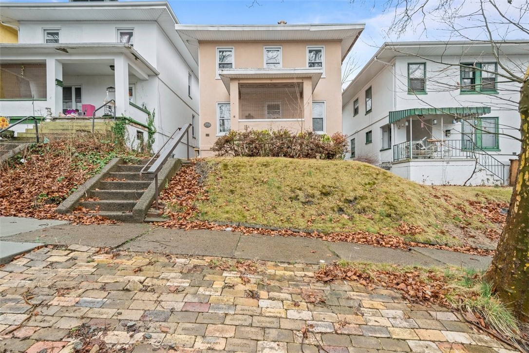 Ida Ave, Donora, PA 15033