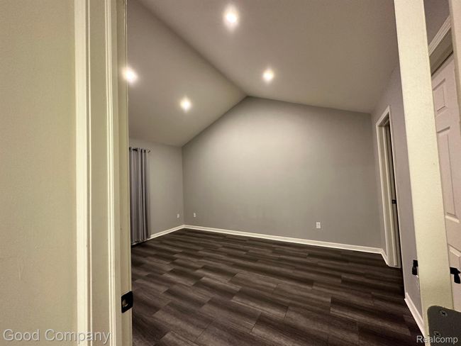 29603 Fox Run Cir, Condo with 3 bedrooms, 2 bathrooms and null parking in Warren MI | Image 8