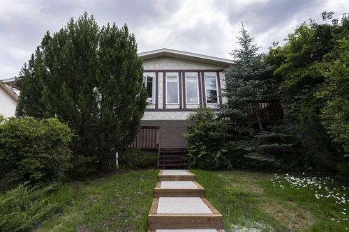 7105 99 St, Peace River, AB, T8S1B4 | Card Image