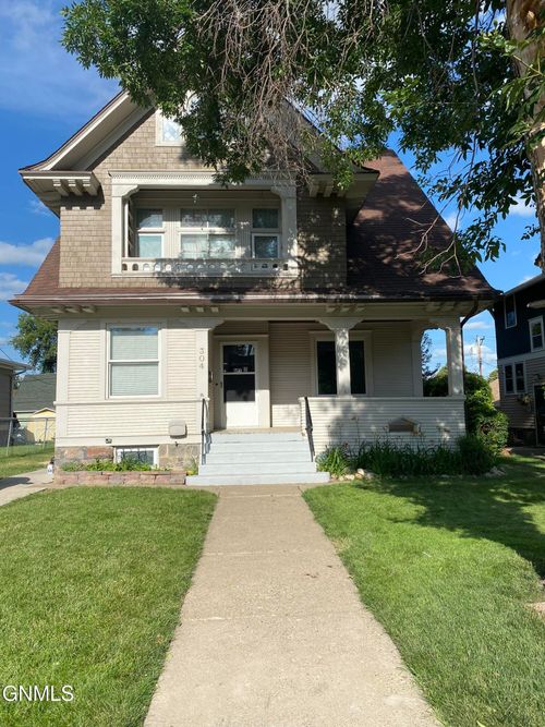 304 6th Ave Nw, Mandan, ND, 58554-2559 | Card Image