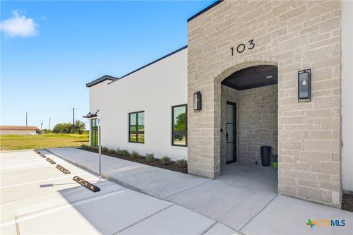 103 Northpark Dr, Victoria, TX, 77901-2924 | Card Image