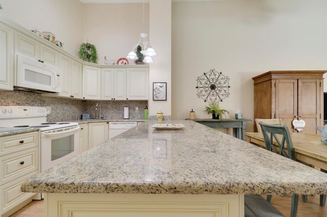 APT-7C - 1801 Us Highway 1, Condo with 2 bedrooms, 2 bathrooms and null parking in Jupiter FL | Image 17