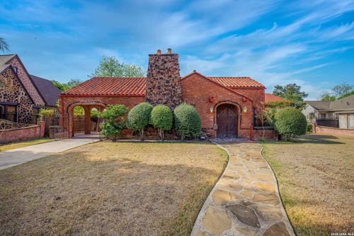 2150 W Summit Ave, San Antonio, TX, 78201-4804 | Card Image