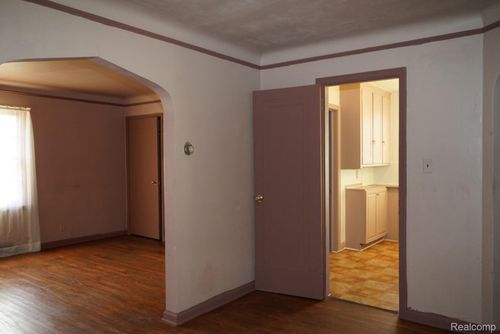 16076 Ellsworth St, Detroit, MI, 48227-1983 | Card Image