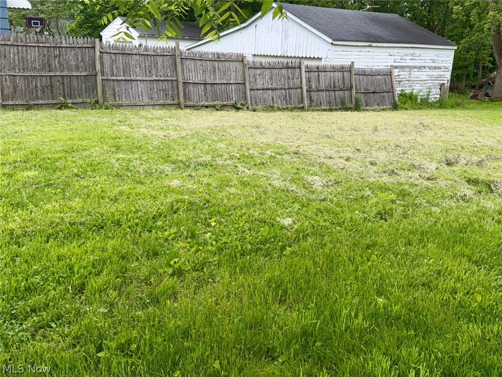 Land in Elyria 4