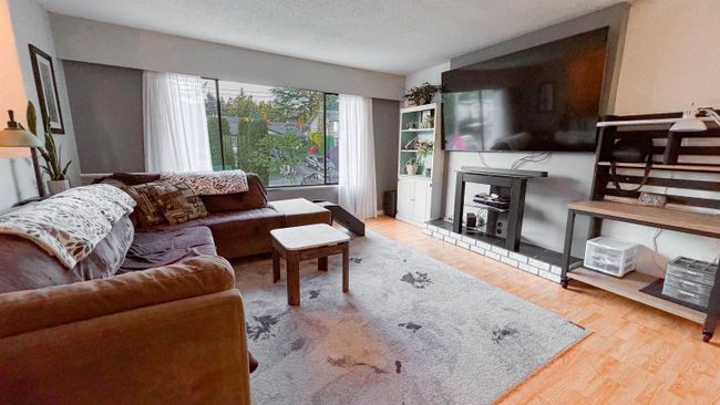 32734 Swan Avenue, House other with 4 bedrooms, 2 bathrooms and 6 parking in Mission BC | Image 4
