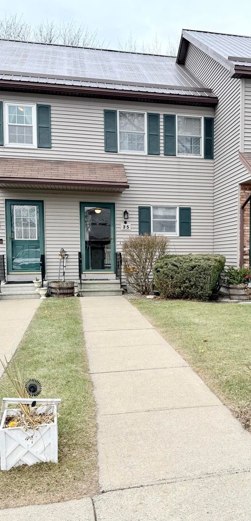 35 Set Pt, Plattsburgh, NY, 12901-1771 | Card Image