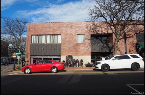 99 Middle Neck Rd, Great Neck, NY, 11021-1219 | Card Image