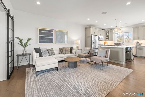 1-1 Brentwood Cir, Danbury, CT, 06810-1518 | Card Image